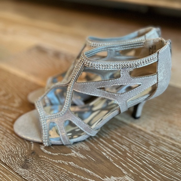 Easy Street Womens Flattery Rhinestone Evening Pumps - Silver - Size 8 - Picture 6 of 8